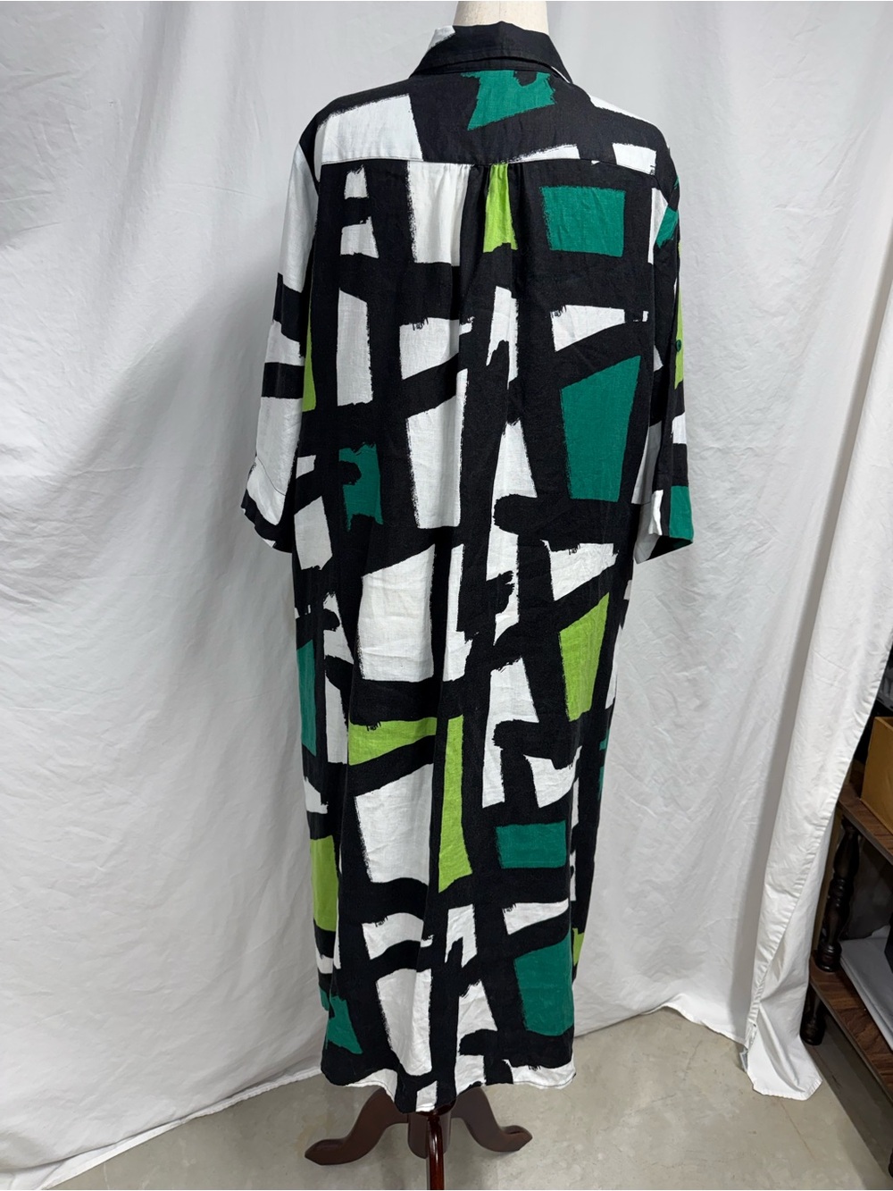 Ulla Popken Black, White & Green Abstract 3/4 Sleeve Maxi Shirt Dress - Picture 4 of 13